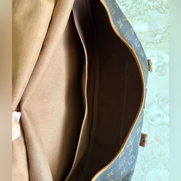 Authentic Louis Vuitton Monogram SAUMUR 43 XL Messenger Bag Unisex - Picture 13 of 15